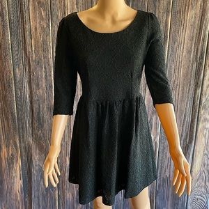 Hello miss black floral lace quarter sleeve dress size large
